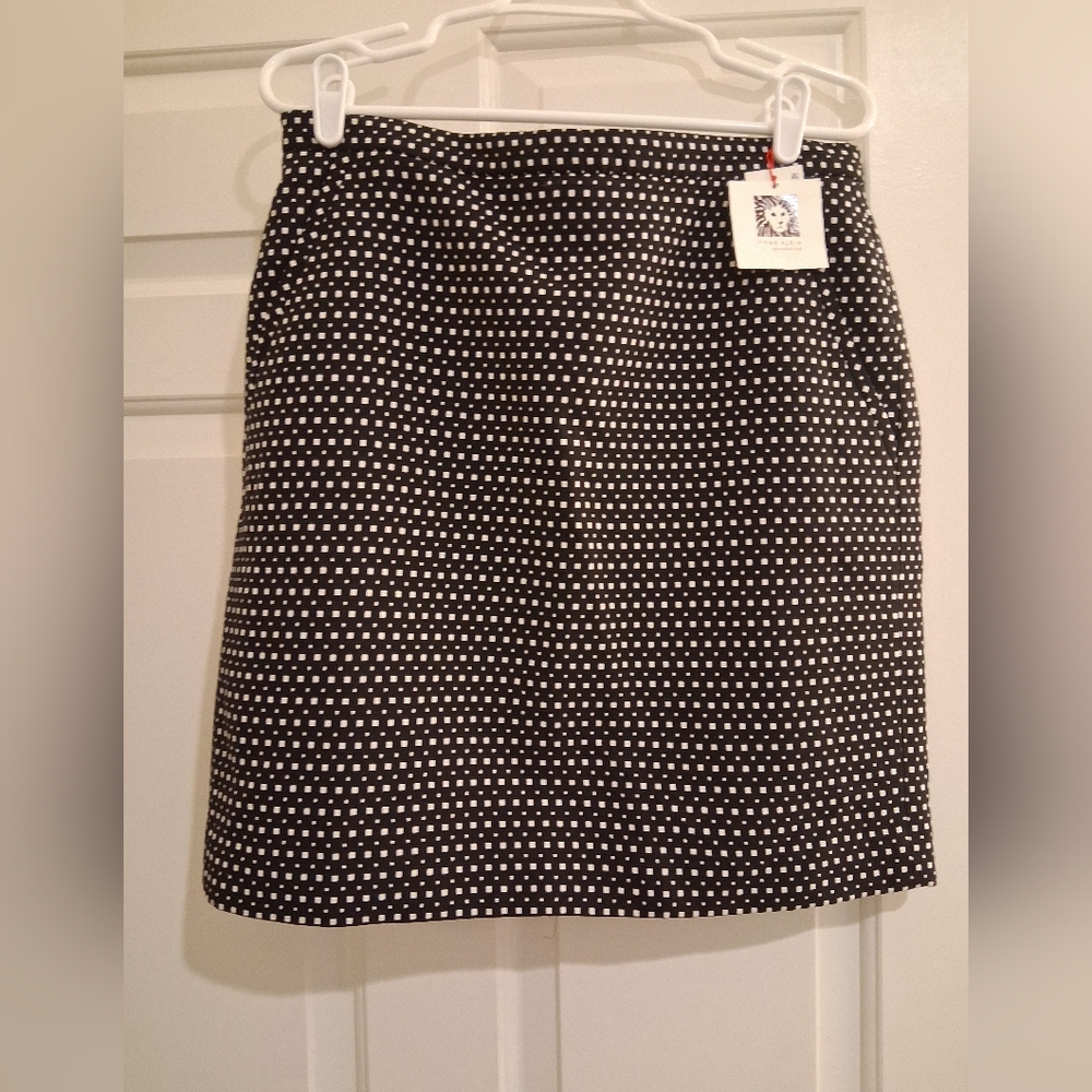 Anne Klein Skirt Size 8 Black and White Pattern NWT
